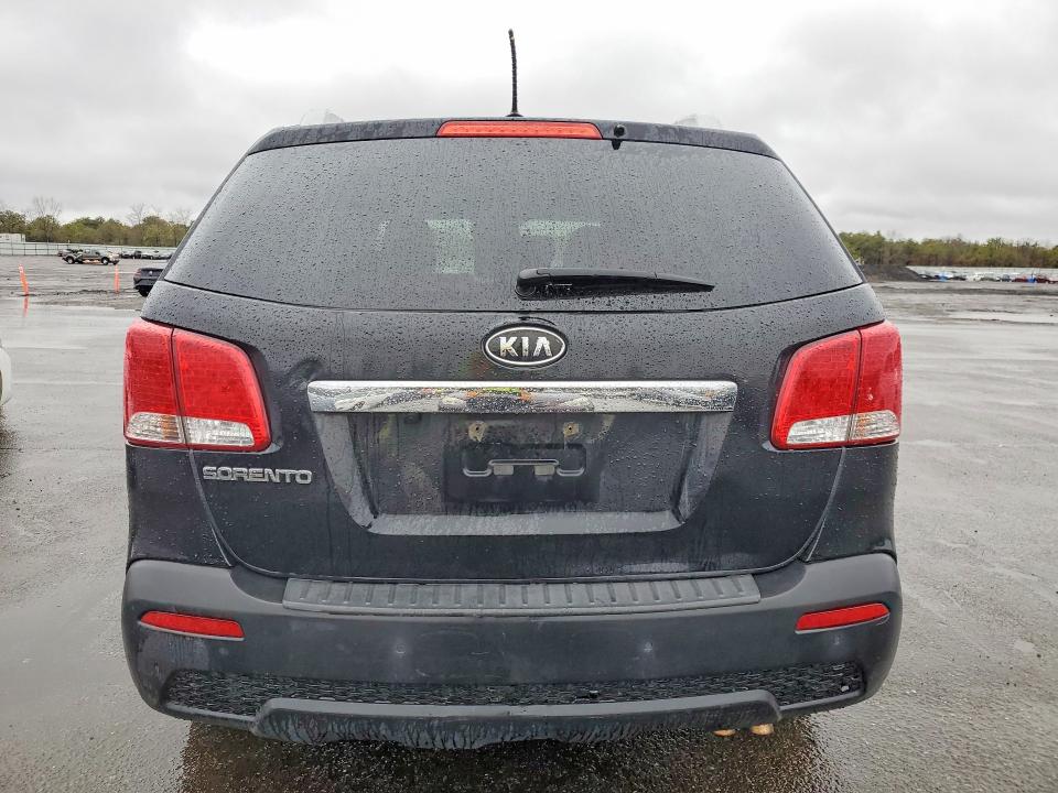 2013 Kia Sorento VIN 5XYKT4A69DG398951 COPART salvage auction — MINOR DENT/SCRATCHES, Ny - Cert Of Title W/Unsatisfd Lien, sold $775 on 2026-07-29 (photo 6)