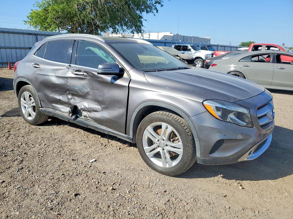 2017 Mercedes-benz Gla-klasse VIN WDCTG4EB0HJ294672 COPART salvage auction — SIDE, Tx - Salvage Vehicle Title, sold $2,250 on 2026-07-08 (photo 4)