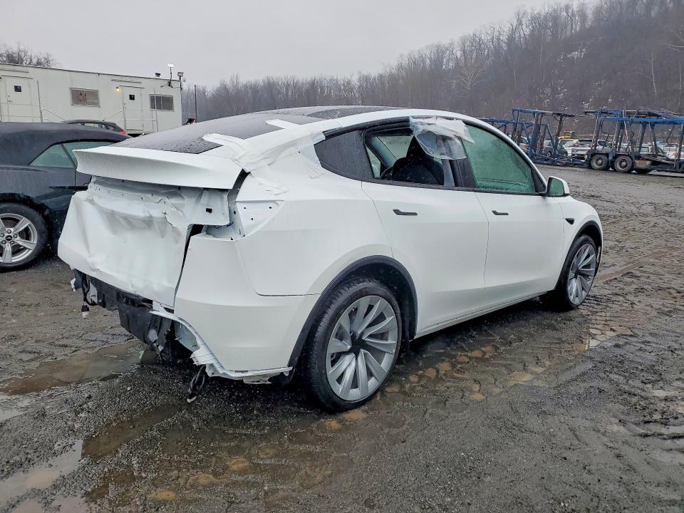 2026 Tesla Model Y VIN 7SAYGDED9TA500973 COPART salvage auction — Rear End, NJ - CERT OF TITLE-SALVAGE, sold $23,400 on 2026-05-22 (photo 3)