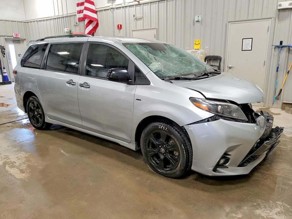 2020 Toyota Sienna VIN 5TDEZ3DC8LS232753 COPART salvage auction — FRONT END, WY - CERT OF TITLE-SALVAGE, sold $400 on 2026-07-29 (photo 4)