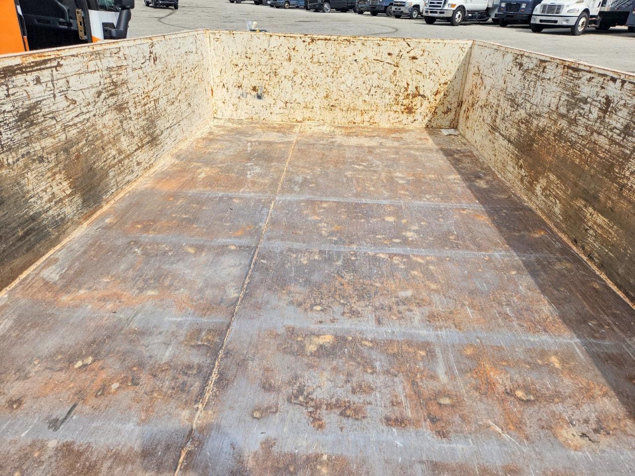 2025 Polestar VIN 1P9BD1229SG855474 COPART salvage auction — Side, Sc - Salvage Title, sold $2,500 on 2026-09-24 (photo 6)