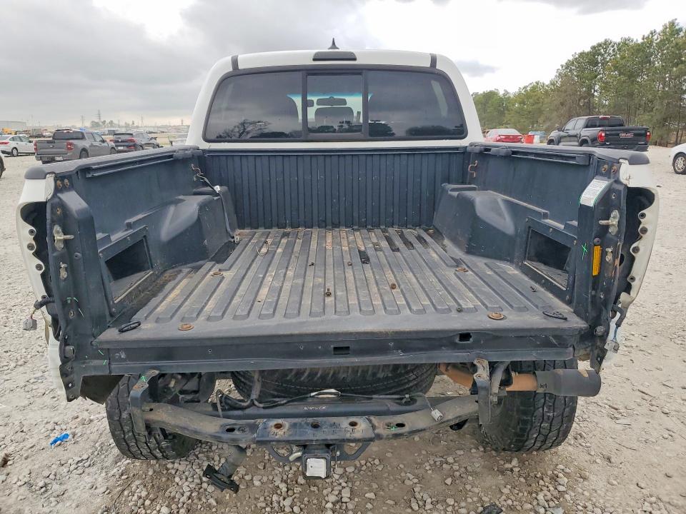 2015 Toyota Tacoma VIN 5TFLU4EN3FX116340 COPART salvage auction — REAR END, TX - CERTIFICATE OF TITLE, sold $6,600 on 2026-07-28 (photo 6)
