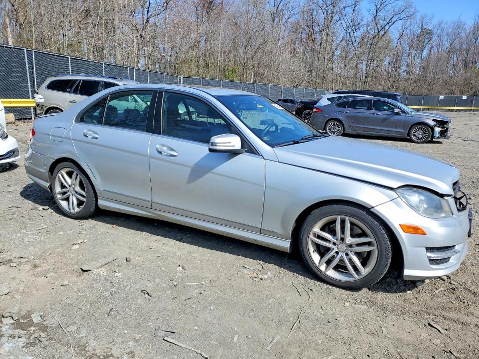 2014 Mercedes-benz C-klasse VIN WDDGF8AB8ER324849 COPART salvage auction — FRONT END, Md - Cert Of Salvage > 75% Damage, sold $275 on 2026-08-11 (photo 4)