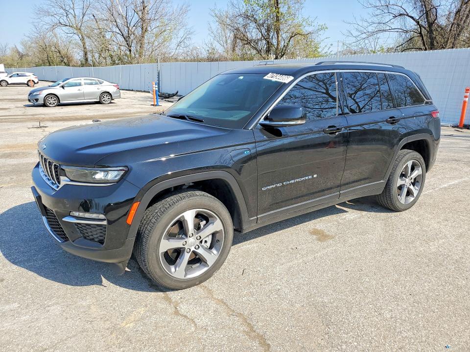 2022 Jeep Grand cherokee VIN 1C4RJYB60N8758322 COPART salvage auction — MINOR DENT/SCRATCHES, Mo - Certificate Of Title, sold $18,800 on 2026-07-09 (photo 1)