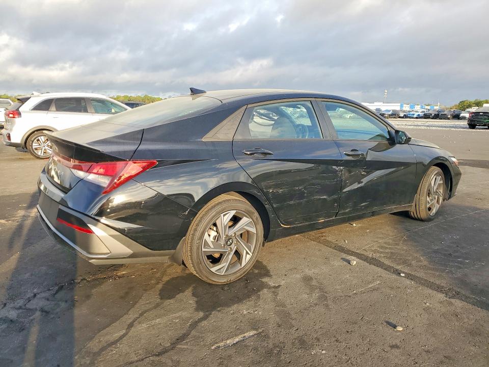 2025 Hyundai Elantra VIN KMHLM4DG4SU045742 COPART salvage auction — SIDE, FL, sold $3,650 on 2026-07-22 (photo 3)