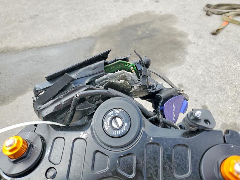 2024 Yamaha Yzf VIN JYARM38E4RA009347 COPART salvage auction — ROLLOVER, Salvage Title, sold $225 on 2026-07-23 (photo 7)