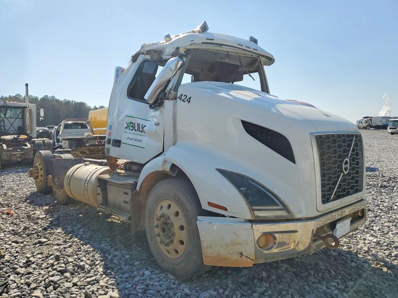 2019 Volvo VIN 4V4WC9DH9KN216977 COPART salvage auction — ROLLOVER, Salvage Title, sold $350 on 2026-07-30 (photo 1)