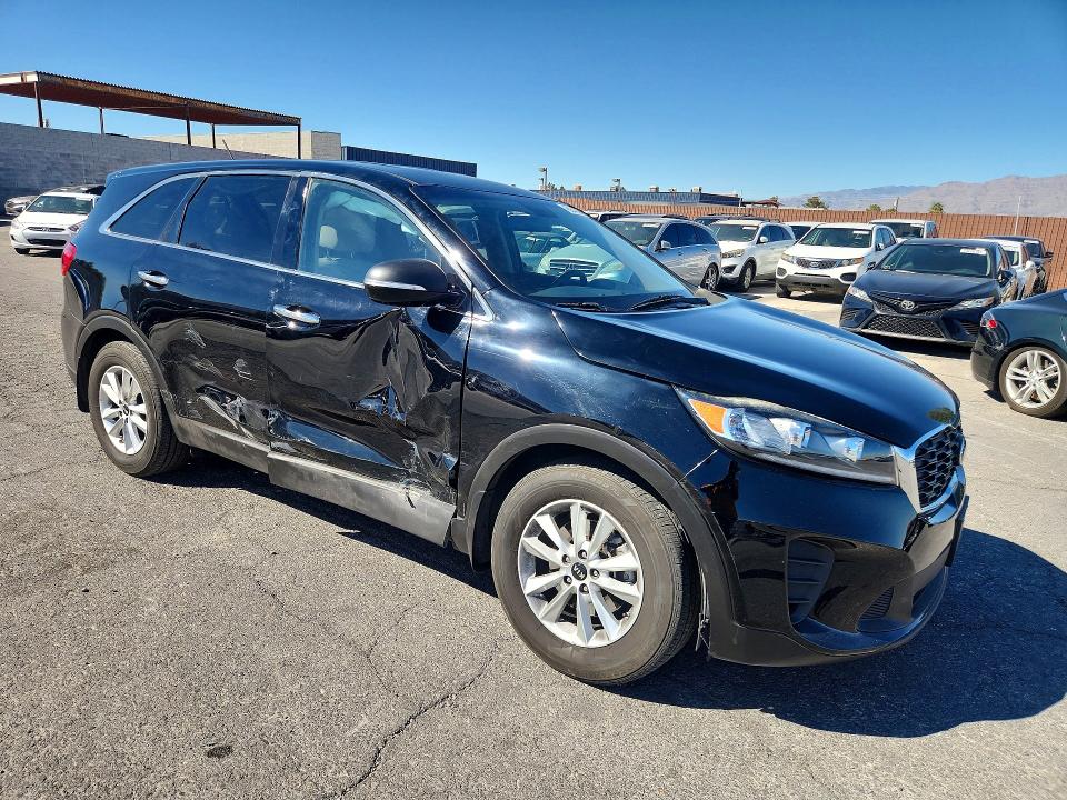 2019 Kia Sorento VIN 5XYPG4A34KG549546 COPART salvage auction — SIDE, Nv - Salvage Title, sold $2,550 on 2026-07-24 (photo 4)