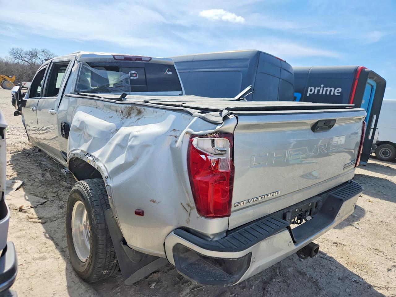 2022 Chevrolet VIN 1GC4YVEY8NF270409 COPART salvage auction — Front End, TX - SALVAGE VEHICLE TITLE, sold $16,300 on 2026-03-11 (photo 2)