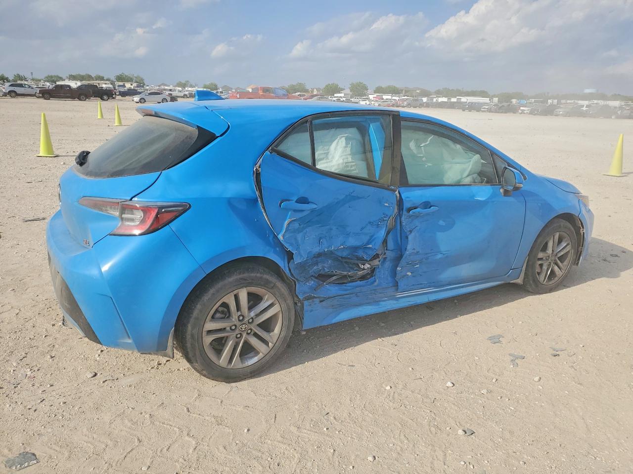 2022 Toyota Corolla VIN JTND4MBE6N3182133 COPART salvage auction — Side, TX - SALVAGE VEHICLE TITLE, sold $4,100 on 2026-07-09 (photo 3)