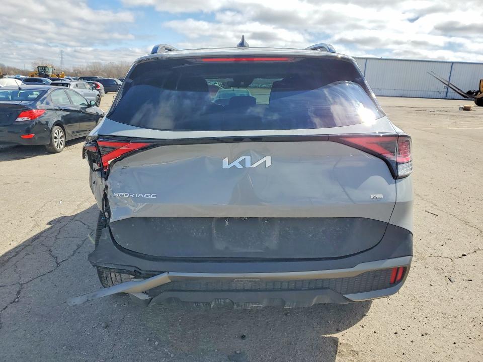 2024 Kia Sportage VIN 5XYK6CDF3RG191637 COPART salvage auction — REAR END, IL - SALVAGE CERTIFICATE, sold $400 on 2026-07-29 (photo 6)