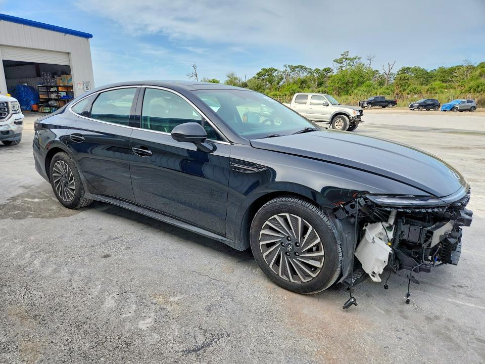 2025 Hyundai Sonata VIN KMHL54JJ7SA124708 COPART salvage auction — FRONT END, Salvage Title, sold $14,900 on 2026-07-22 (photo 4)