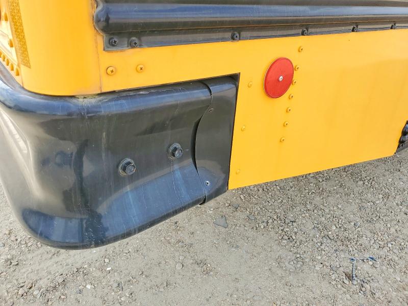 2011 Thomabuses VIN 1T88T4E20B1140525 COPART salvage auction — MINOR DENT/SCRATCHES, WA - VEHICLE CERT OF OWNERSHIP-TITL, sold $2,050 on 2026-09-08 (photo 9)