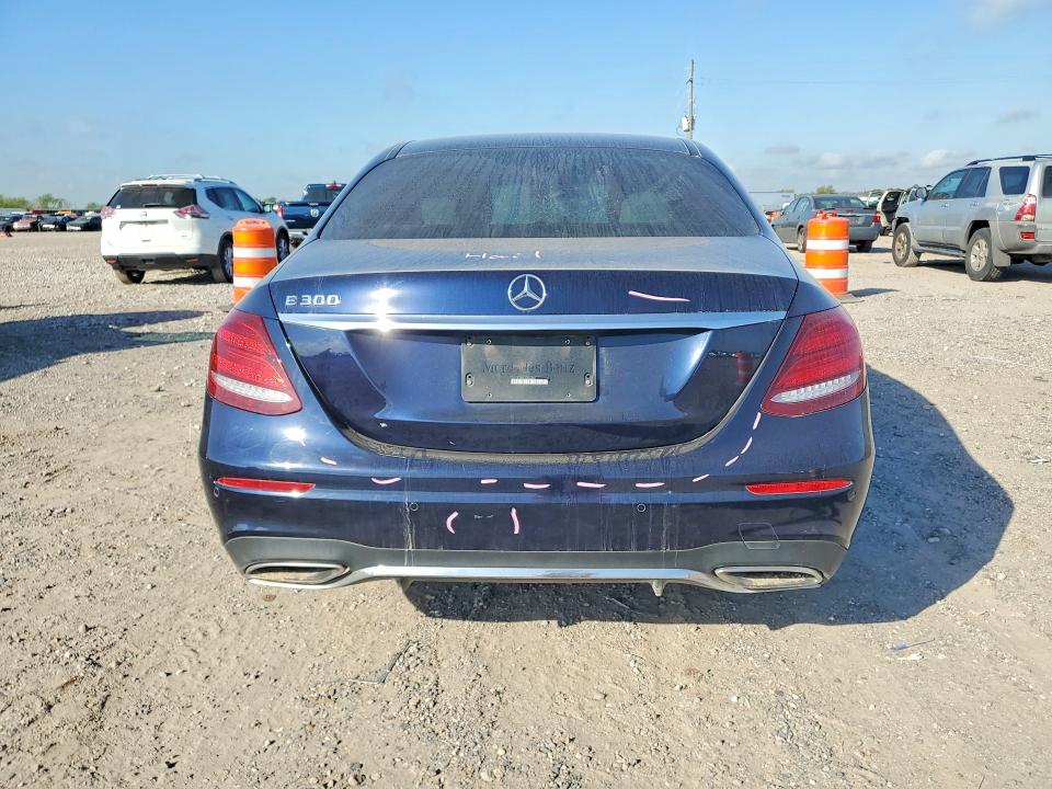 2017 Mercedes-benz E-klasse VIN WDDZF4JB3HA286452 COPART salvage auction — SIDE, TX - SALVAGE VEHICLE TITLE, sold $5,400 on 2026-07-02 (photo 6)