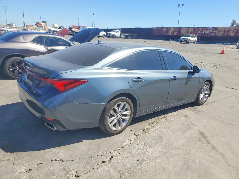 2019 Toyota Avalon VIN 4T1BZ1FBXKU002892 COPART salvage auction — MINOR DENT/SCRATCHES, Ca - Salvage Certificate, sold $10,700 on 2026-08-19 (photo 3)