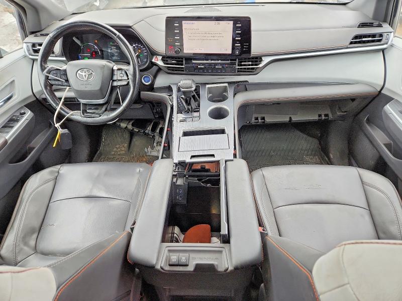 2021 Toyota Sienna VIN 5TDGRKEC9MS007969 COPART salvage auction — VANDALISM, Salvage Title, sold $3,500 on 2026-07-30 (photo 8)