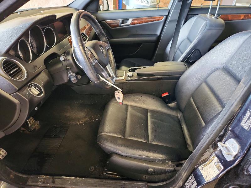 2012 Mercedes-benz C-klasse VIN WDDGF8BBXCR199445 COPART salvage auction — SIDE, Salvage Title, sold $750 on 2026-08-06 (photo 7)