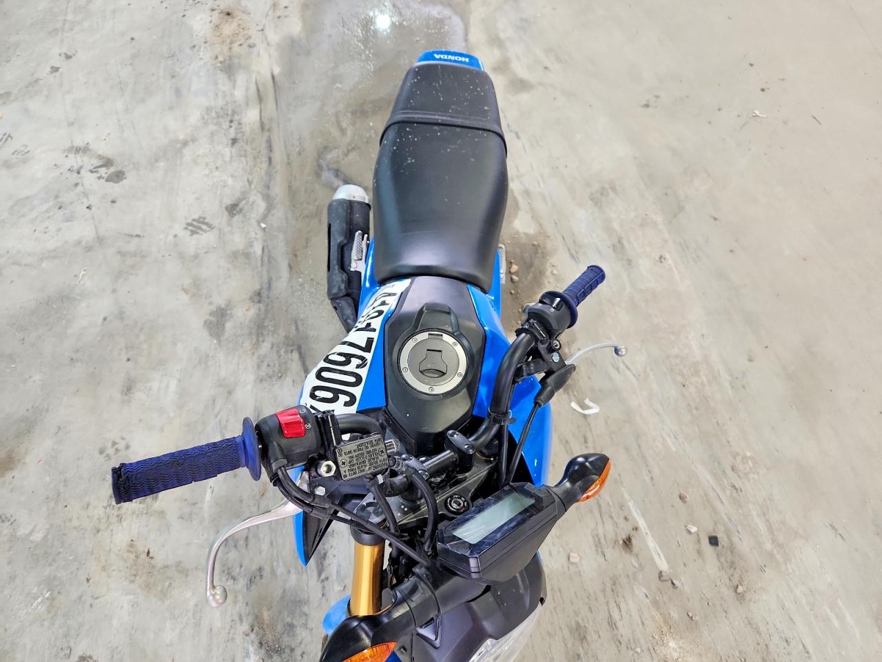 2025 Honda GROM VIN MLHJC9210S5304289 COPART salvage auction — Vandalized, MO - DUPLICATE TITLE, sold $2,500 on 2026-06-25 (photo 5)