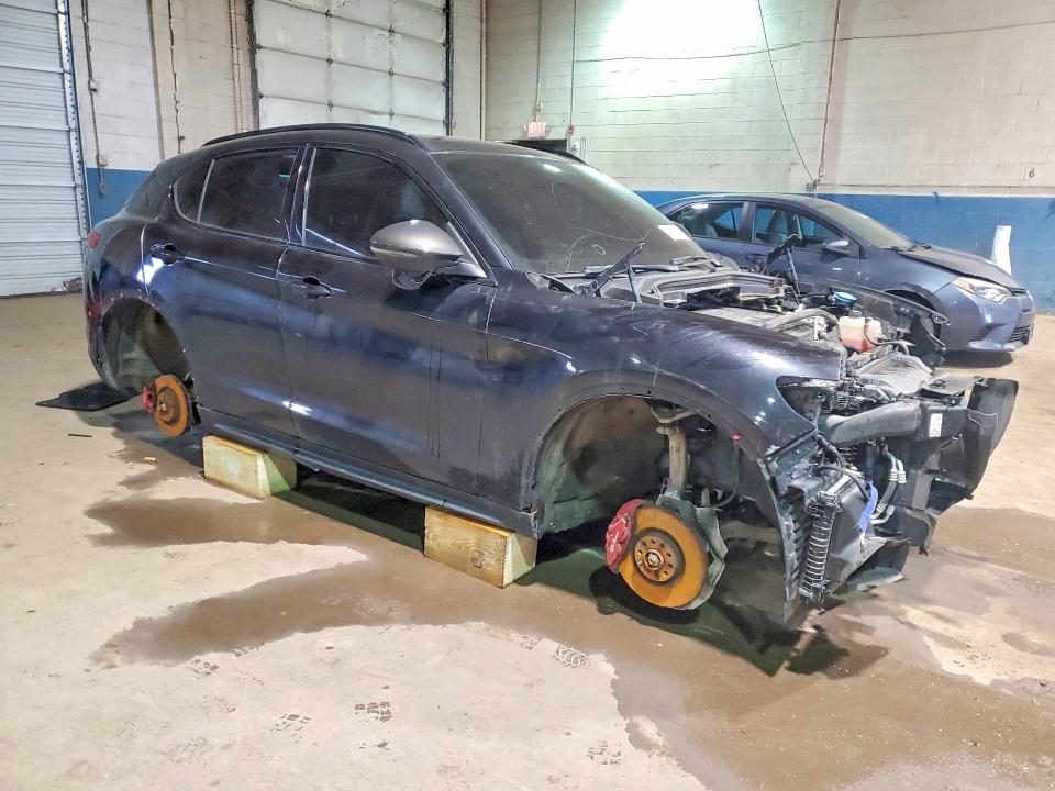 2019 Alfa romeo Stelvio VIN ZASPAKBN3K7C41519 COPART salvage auction — STRIPPED, MI - CERTIFICATE OF TITLE, sold $325 on 2026-07-24 (photo 4)