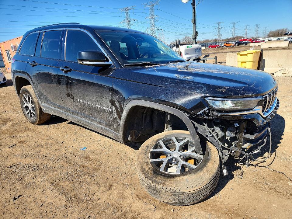 2023 Jeep Cherokee VIN 1C4RJGBG9PC537305 COPART salvage auction — FRONT END, Id - Salvage Certificate Of Title, sold $250 on 2026-07-09 (photo 4)