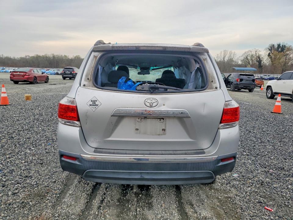 2013 Toyota Highlander VIN 5TDZK3EH6DS116176 COPART salvage auction — ROOF, Sc - Cert Of Title-Salvage, sold $900 on 2026-07-06 (photo 6)