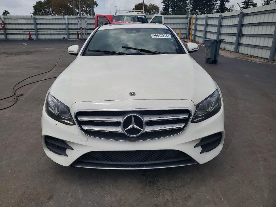 2019 Mercedes-benz E-klasse VIN WDDZF4JB4KA504289 COPART salvage auction — WATER/FLOOD, Fl - Certificate Of Title, sold $8,900 on 2026-07-27 (photo 5)