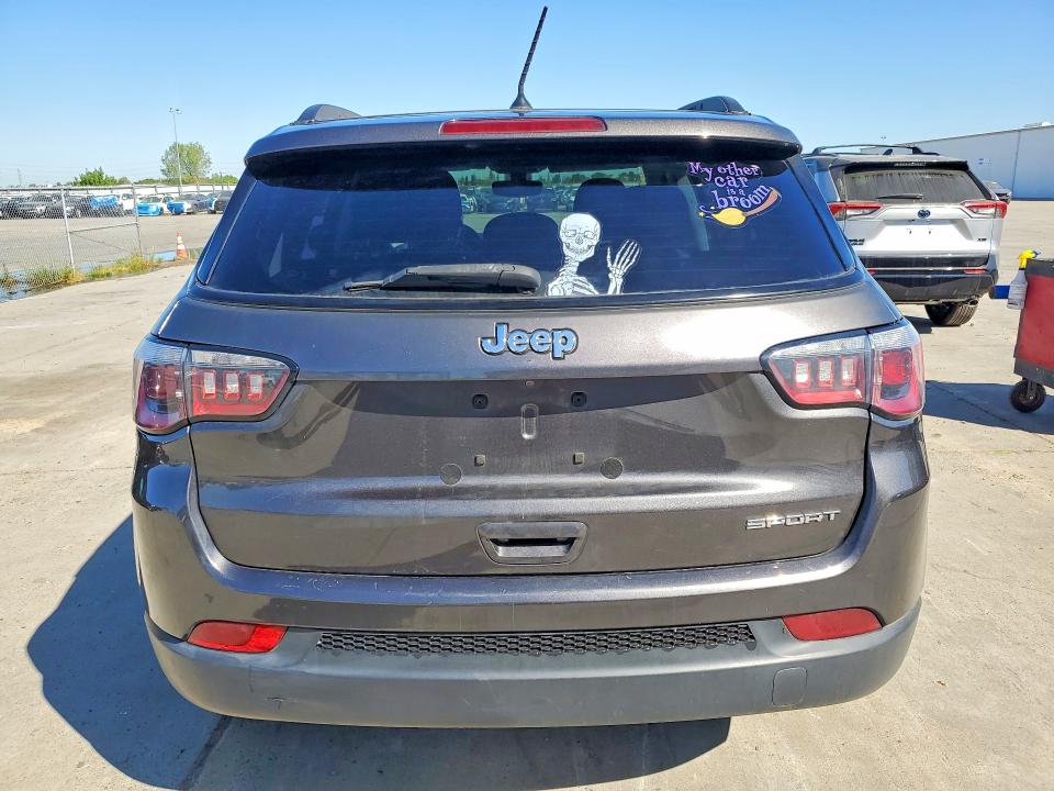 2017 Jeep Compass VIN 3C4NJCAB4HT661288 COPART salvage auction — MINOR DENT/SCRATCHES, Wv - Certificate Of Title, sold $4,600 on 2026-07-02 (photo 6)