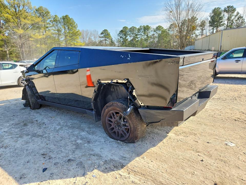 2025 Tesla Cybertruck VIN 7G2CEHED1SA073210 COPART salvage auction — FRONT END, Salvage Title, sold $18,000 on 2026-08-21 (photo 2)