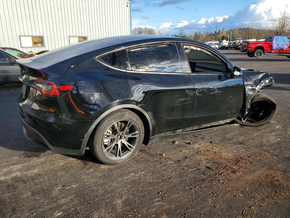 2025 Tesla Model y VIN 7SAYGAEE8SF243801 COPART salvage auction — FRONT END, Or - Salvage Title Certificate, sold $8,200 on 2026-07-13 (photo 3)