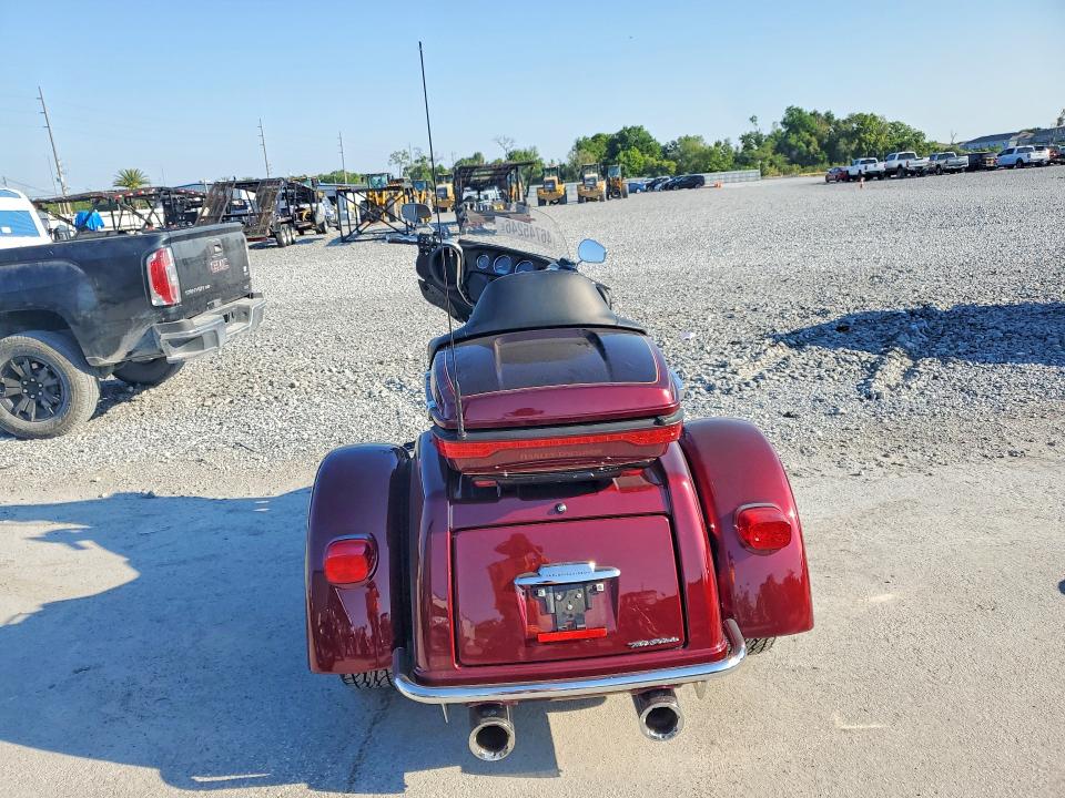 2014 Harley-davidson Flhtcutg VIN 1HD1MAL12EB859216 COPART salvage auction — FRONT END, FL - CERT OF TITLE SLVG REBUILDABLE, sold $350 on 2026-07-02 (photo 4)