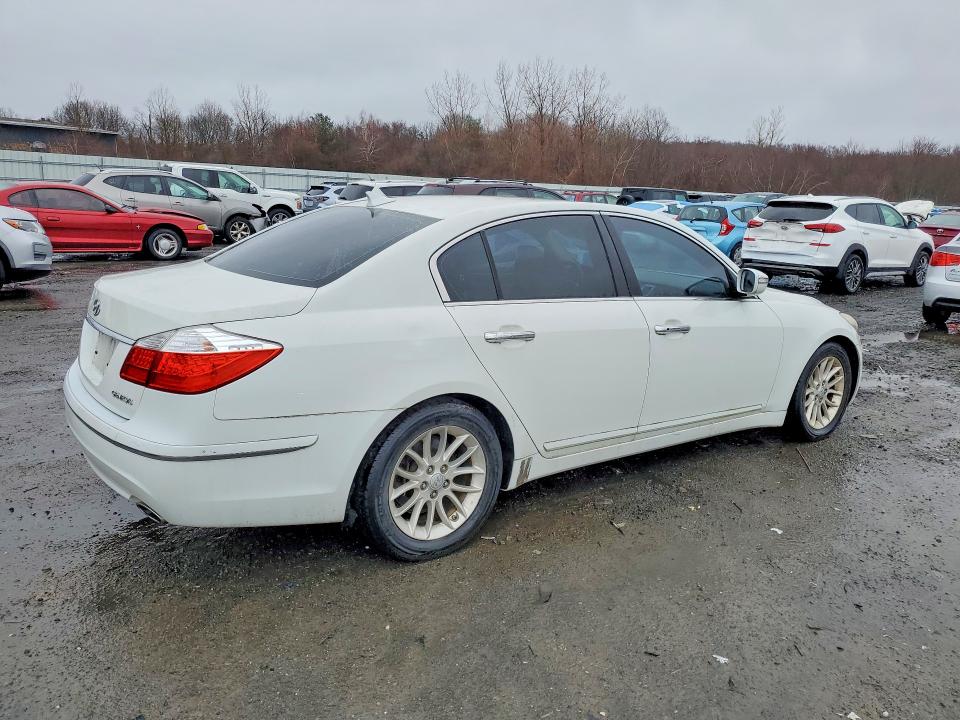 2009 Hyundai Genesis VIN KMHGC46E09U061026 COPART salvage auction — FRONT END, Co - Bill Of Sale-Parts Only, sold $1,150 on 2026-07-15 (photo 3)