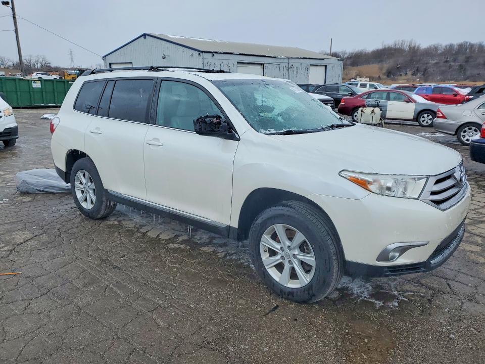 2012 Toyota Highlander VIN 5TDBK3EH7CS154323 COPART salvage auction — HAIL, Il - Salvage Certificate, sold $3,250 on 2026-07-15 (photo 4)