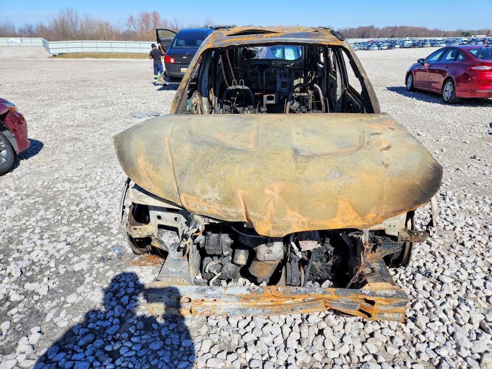2008 Pontiac Torrent VIN 2CKDL737X86007477 COPART salvage auction — BURN, Mi - Dealer Only Clean Title, sold $175 on 2026-07-23 (photo 5)