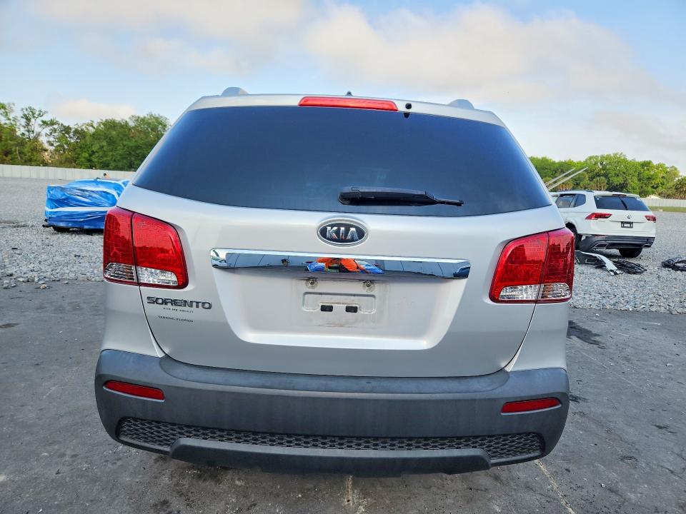 2011 Kia Sorento VIN 5XYKT4A28BG095654 COPART salvage auction — SIDE, Fl - Cert Of Title Slvg Rebuildable, sold $15 on 2026-07-29 (photo 6)