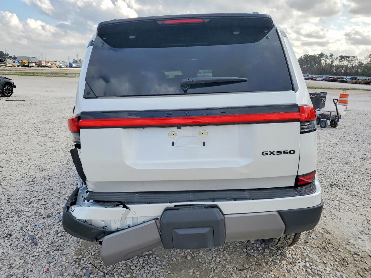 2025 Lexus GX 550 VIN JTJTBCDX3S5066707 COPART salvage auction — Front End, TX - CERTIFICATE OF TITLE, sold $38,500 on 2026-07-08 (photo 6)