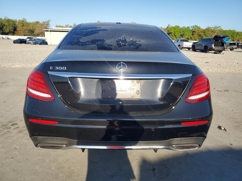 2017 Mercedes-benz E-class VIN WDDZF4JB4HA055978 COPART salvage auction — MINOR DENT/SCRATCHES, FL - CERTIFICATE OF TITLE, sold $7,000 on 2026-07-29 (photo 6)