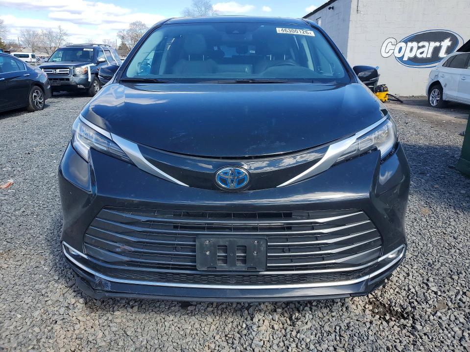 2022 Toyota Sienna VIN 5TDZSKFC5NS064814 COPART salvage auction — REAR END, Salvage Title, sold $5,100 on 2026-07-24 (photo 5)