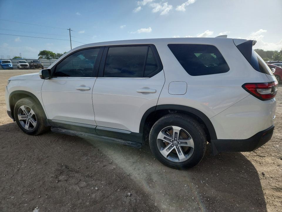 2025 Honda Pilot VIN 5FNYG2H43SB007935 COPART salvage auction — SIDE, FL, sold $12,200 on 2026-08-19 (photo 2)