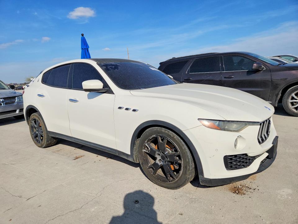 2018 Maserati Levante VIN ZN661XUAXJX278981 COPART salvage auction — NORMAL WEAR, Tx - Certificate Of Title, sold $7,800 on 2026-07-20 (photo 4)