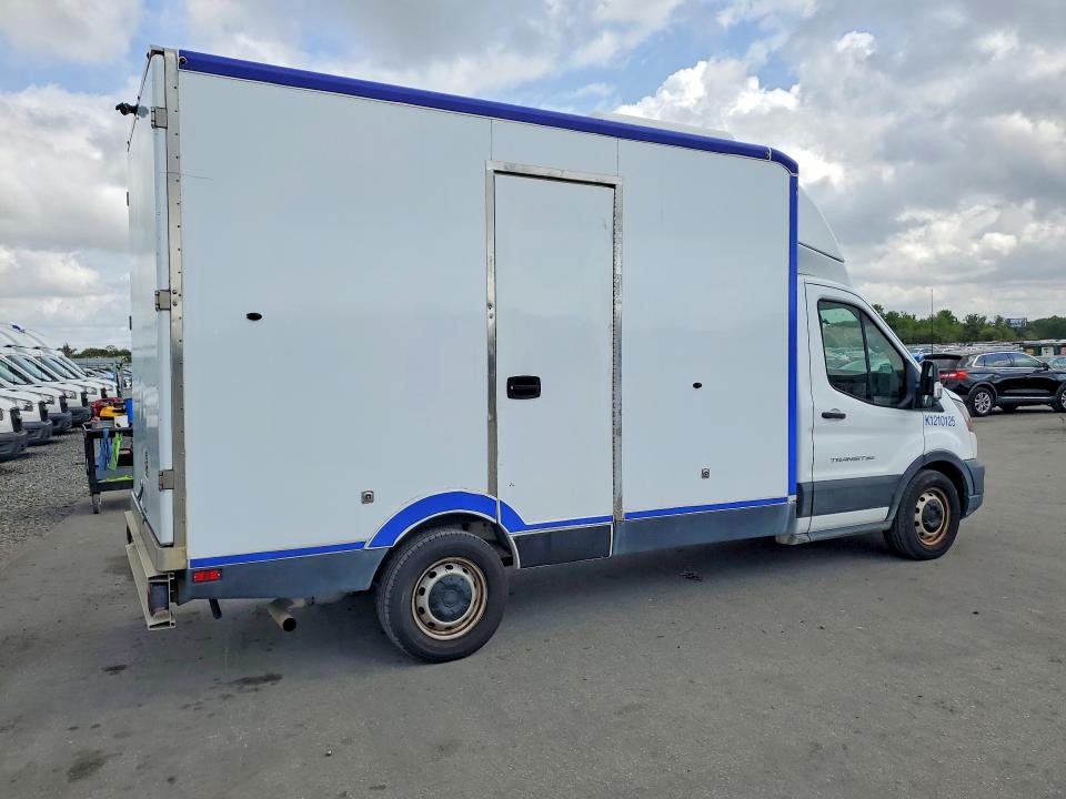 2021 Ford Transit VIN 1FDBW5Z87MKA80061 COPART salvage auction — NORMAL WEAR, Fl - Certificate Of Title, sold $11,000 on 2026-07-30 (photo 3)