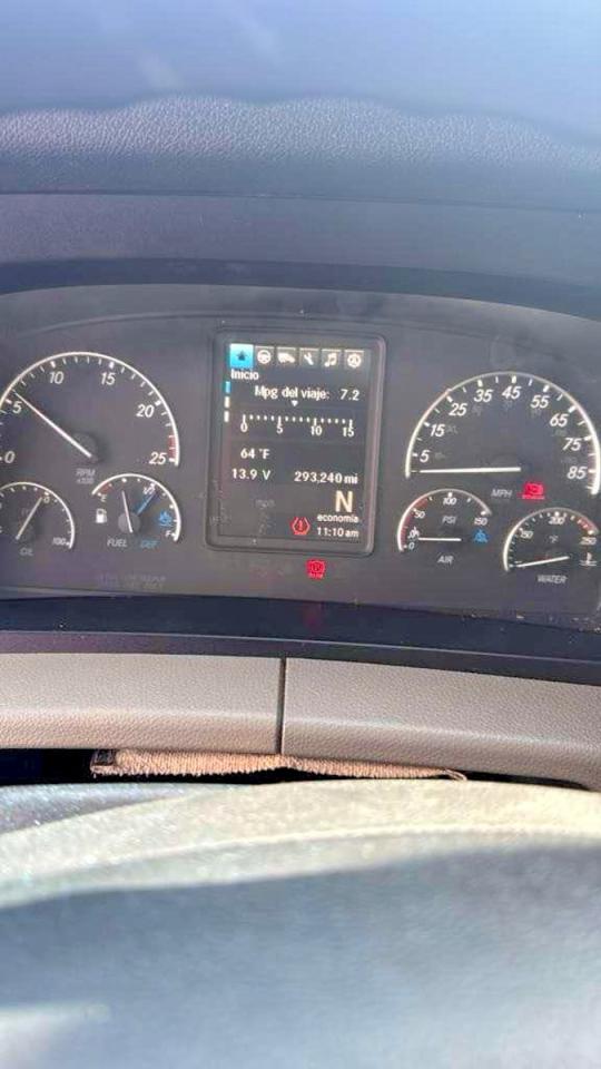 2022 Freightliner All other VIN 3AKJHHDR4NSNT7476 COPART salvage auction — Minor Dent/Scratches, IN - CERTIFICATE OF TITLE (P), sold $30,500 on 2026-03-31 (photo 8)