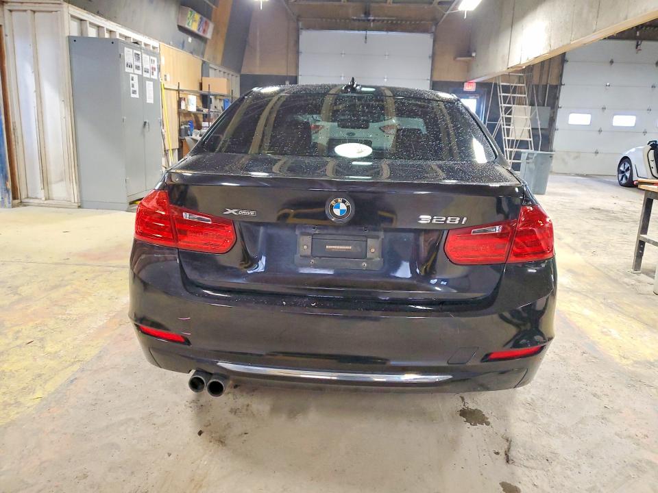 2014 BMW 3er VIN WBA3B5G54ENS07827 COPART salvage auction — FRONT END, In - Cert Of Title-Salvage Title, sold $850 on 2026-08-07 (photo 6)