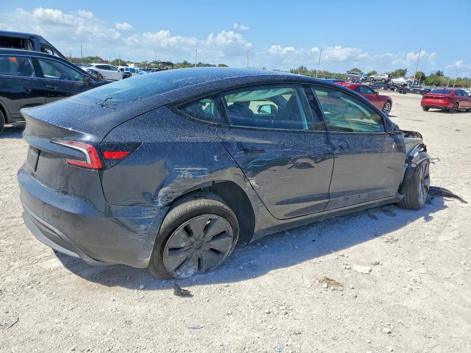 2025 Tesla Model 3 VIN 5YJ3E1EA2SF031342 COPART salvage auction — SIDE, Salvage Title, sold $10,900 on 2026-07-30 (photo 3)