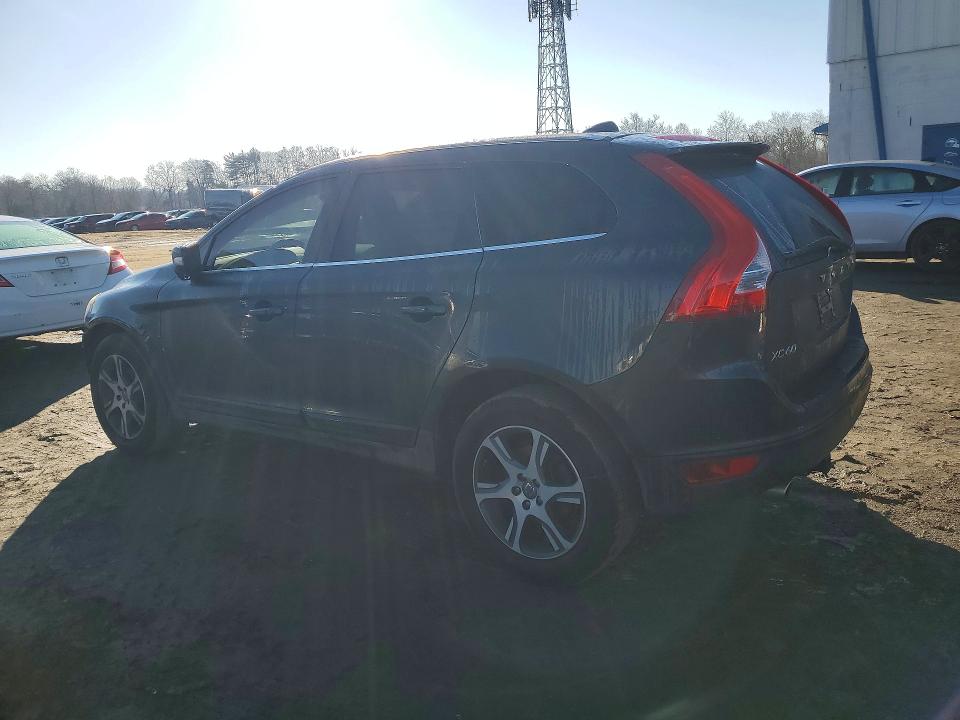 2013 Volvo VIN YV4902DZ0D2416746 COPART salvage auction — FRONT END, NJ - CERT OF TITLE-SALVAGE, sold $900 on 2026-07-27 (photo 2)