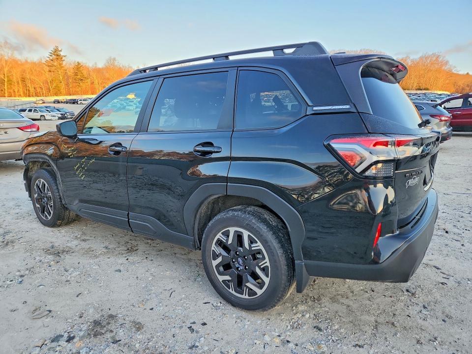 2025 Subaru Forester VIN JF2SLDDC4SH542199 COPART salvage auction — Side, AZ - CERT OF TITLE - SALVAGE, sold $9,500 on 2026-05-06 (photo 2)