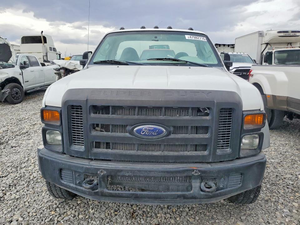 2008 Ford F-550 super duty VIN 1FDAF56R68EB78057 COPART salvage auction — VANDALISM, Nv - Salvage Title, sold $375 on 2026-07-08 (photo 5)