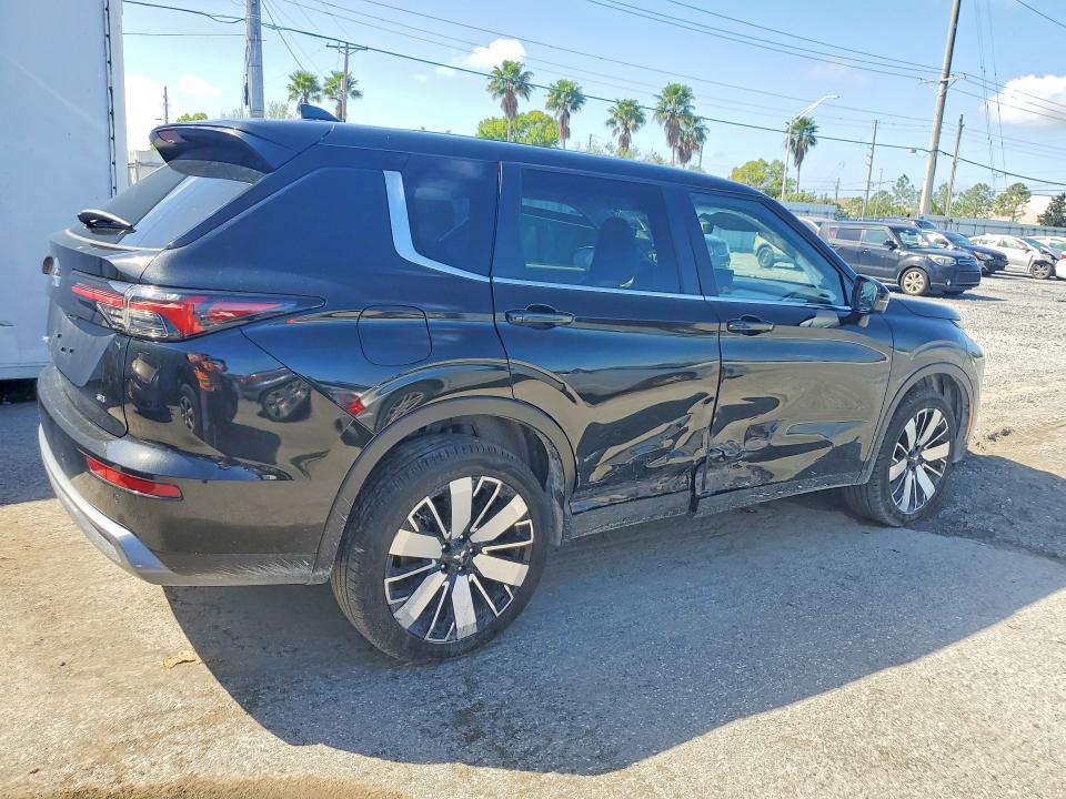 2025 Mitsubishi Outlander VIN JA4J3VA88SZ052014 COPART salvage auction — SIDE, Fl - Cert Of Title Slvg Rebuildable, sold $12,500 on 2026-07-06 (photo 3)