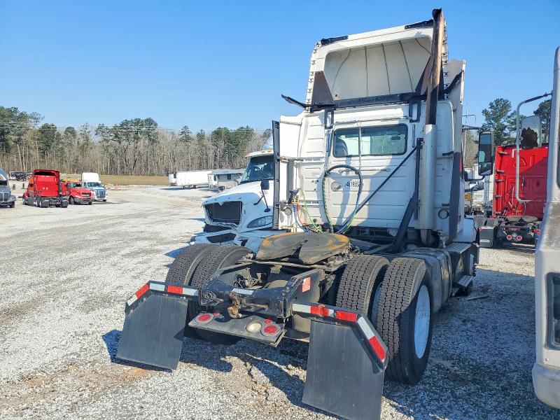 2015 Volvo Vnl VIN 4V4N19TG7FN922782 COPART salvage auction — ROOF, IN - CERTIFICATE OF TITLE, sold $5,000 on 2026-07-29 (photo 4)
