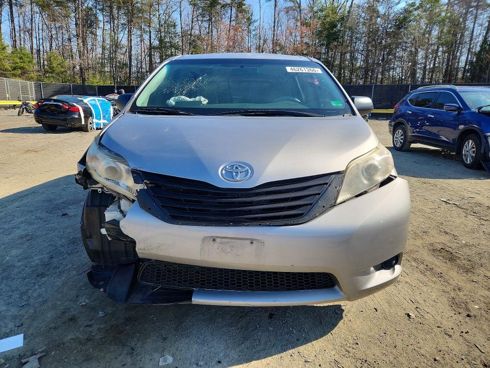 2011 Toyota Sienna VIN 5TDKA3DC7BS008270 COPART salvage auction — FRONT END, Va - Cert Of Title - Salvage, sold $1,250 on 2026-07-31 (photo 5)