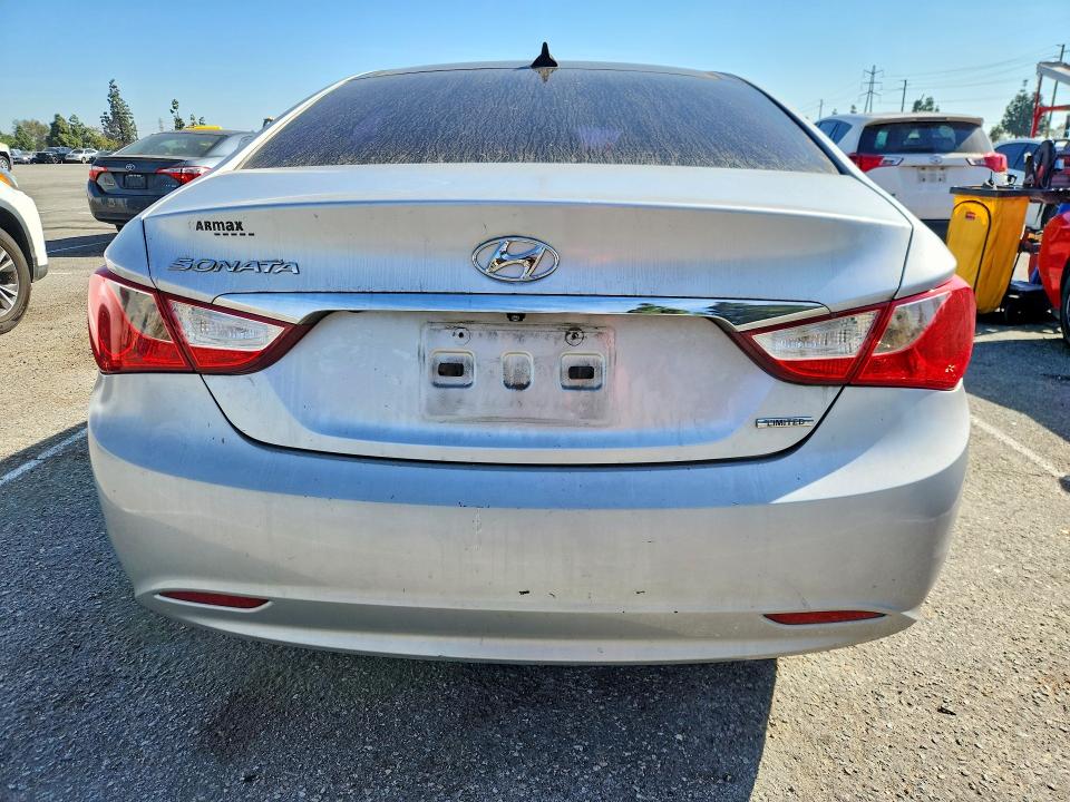 2013 Hyundai Sonata VIN 5NPEC4AC0DH662067 COPART salvage auction — MINOR DENT/SCRATCHES, Ca - Dis/Dlr/Exp Only Clean Title, sold $950 on 2026-07-28 (photo 6)